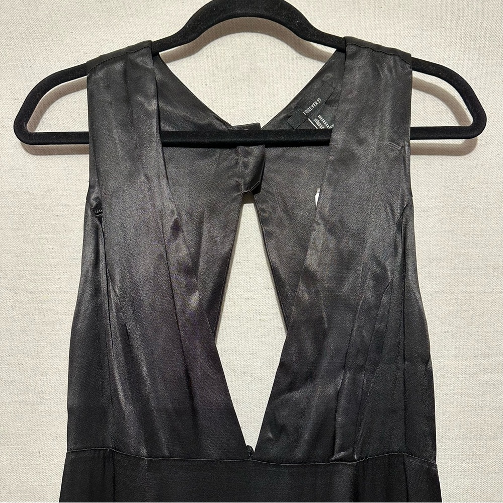 NWT Forever 21 black satin slip dress - size M - Picture 3 of 7